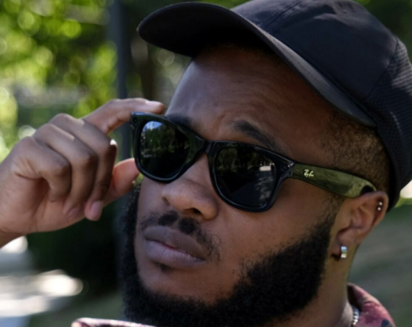 Ray-Ban Stories (Smart Glasses)